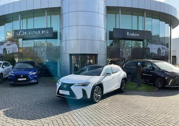 Lexus UX cena 159000 przebieg: 4681, rok produkcji 2022 z Kraków małe 407